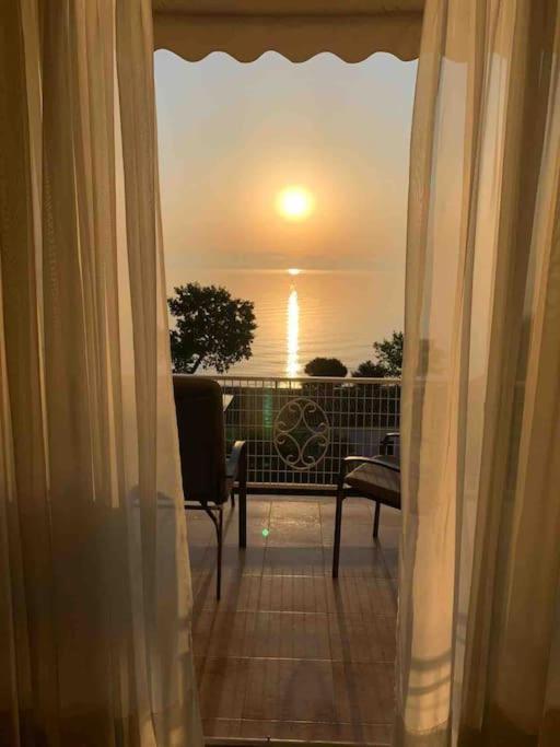 Sea View Apartment With Swimning Pool Mesongi Exterior photo